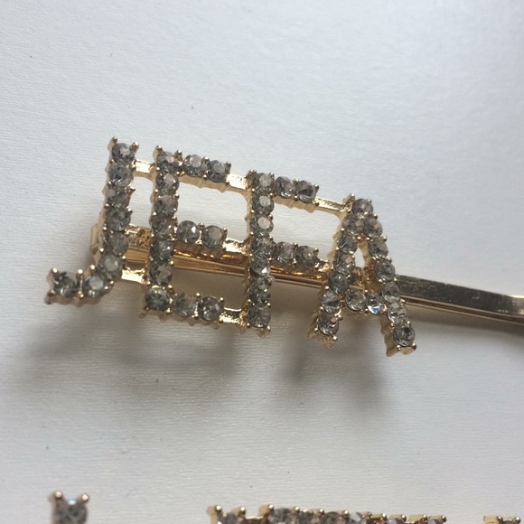 Hair Clips - Picture 4 of 5